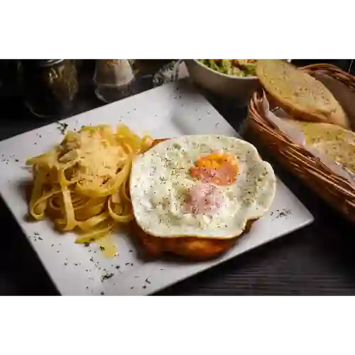 Milanesa de Pollo a Caballo