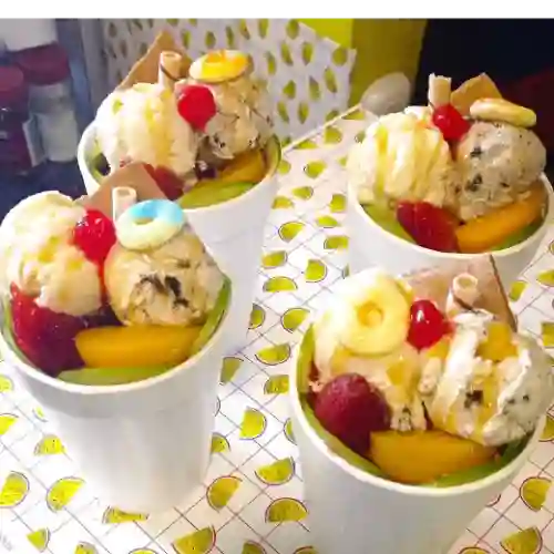 Ensalada de Frutas Super de la Casa 32Onz