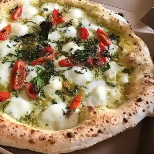 Pizza Pesto Pomodoro