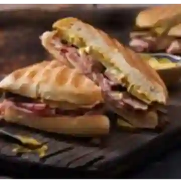 Sandwich Cubano Jamon y Queso