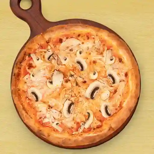 Pizza pollo champiñones med