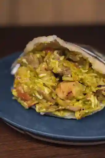 Arepa de Pollo y Lomo Fino