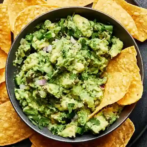 Nachos con guacamole