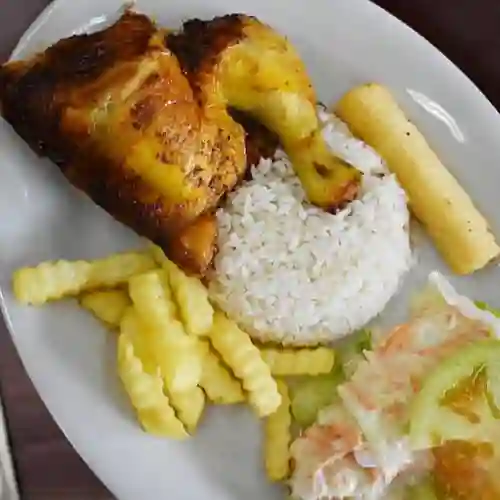 Bandeja con Consomé , Pollo Asado + Jugo