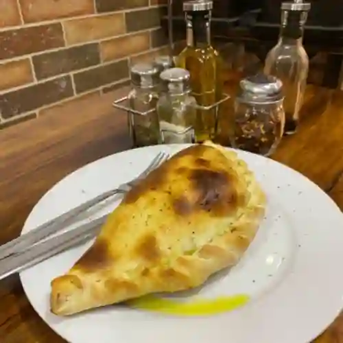 Calzone Peperoni