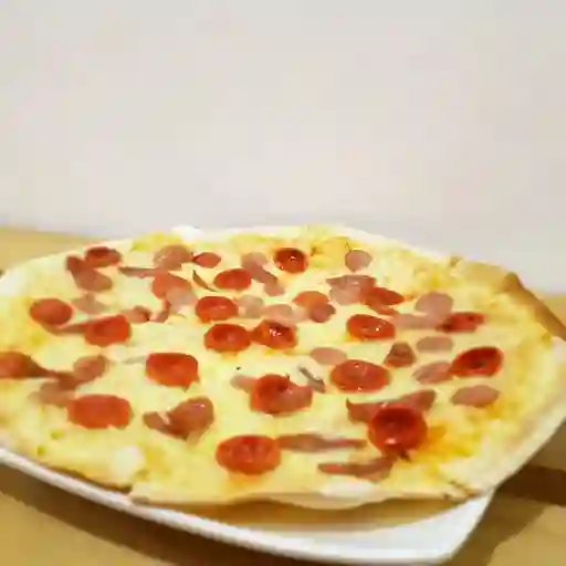 Pizza Carnes Frías