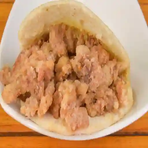 Arepa con Chicharrón