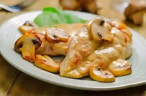 Pechuga con Salsa de Champiñones