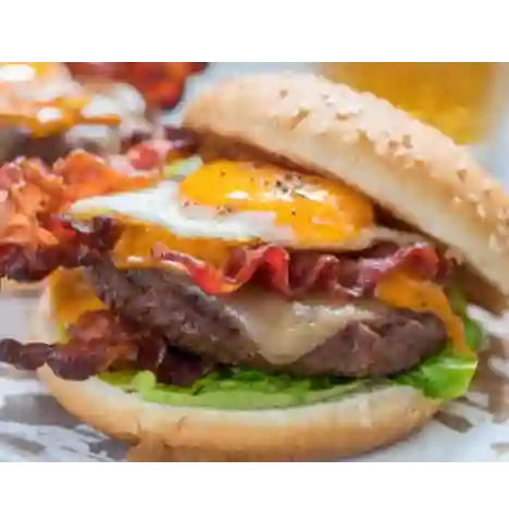 Hamburguesa con Huevo y Tocineta