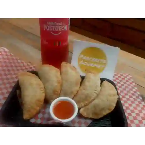 Combo Parce 5 Empanadas y Gaseosa 15 Lt