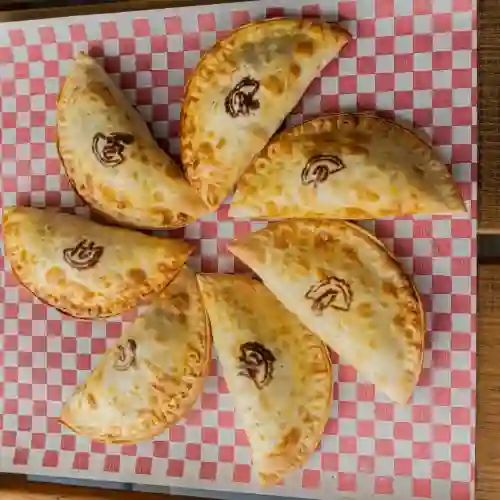 Empanada Tres Quesos