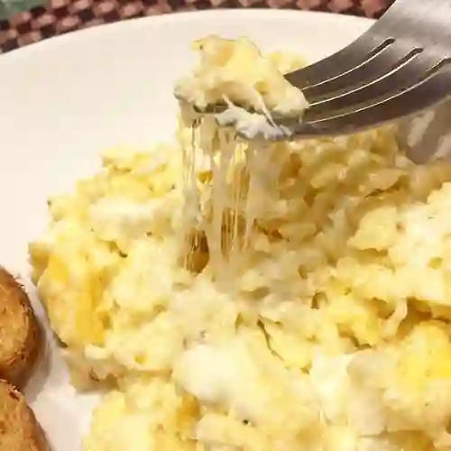 Huevos con Queso Doble Crema