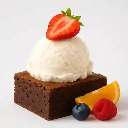 Brownie con Helado y Fruta