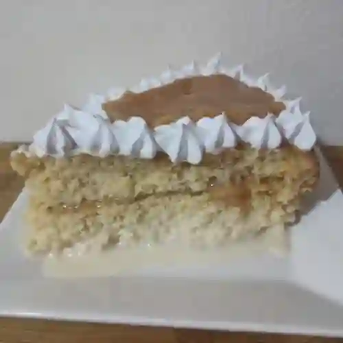 Porción Torta Tres Leches de Arequipe