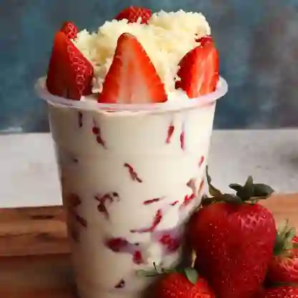 Fresas con Crema + Queso Rallado