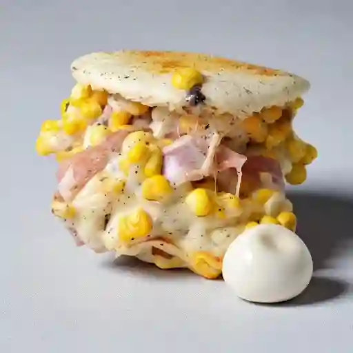 Arepa Maiz y Tocineta en Combo