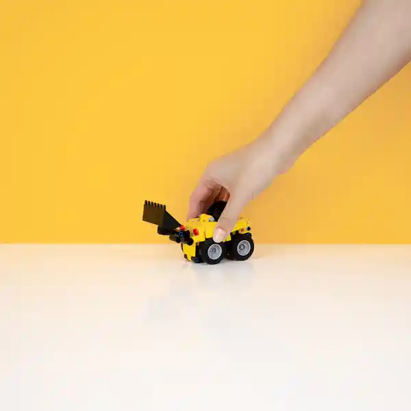 Figura Armable Miniboy Ingeniería Cargador Miniso
