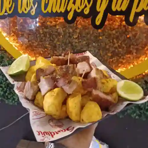 Chicharron Al Barril + Papas