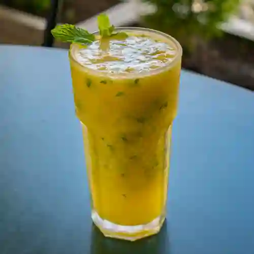 Jugo de Piña Hierbabuena