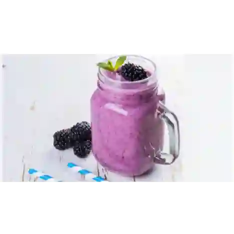 Jugo Natural de Mora en Leche