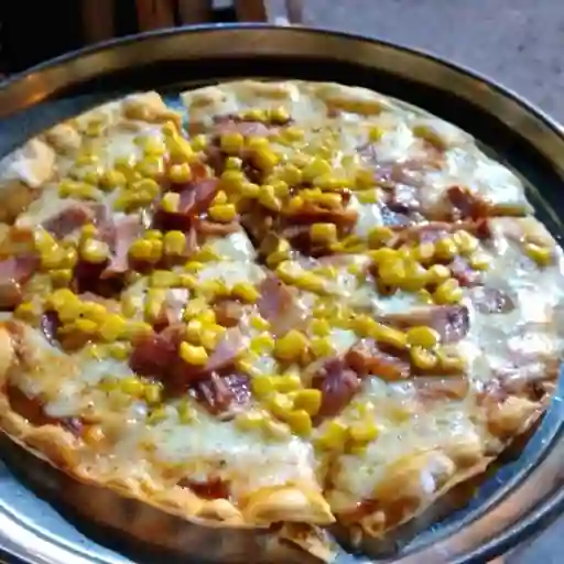 Pizza Maíz y Tocineta