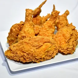 ½ Broaster y Acompañamientos