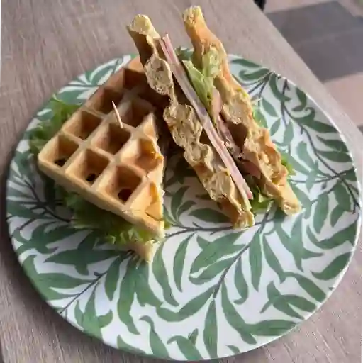 Protein waffle salado
