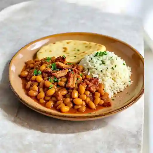 Frijoles Con Chicharron Montanero