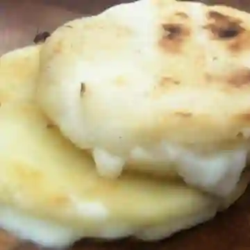 Arepa con Queso