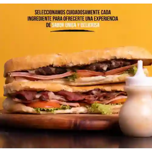 Sándwich de Pernil Ahumado