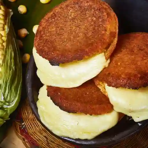 3 Arepas de Chócolo con Queso Mozzarella