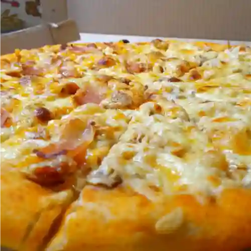 Pizza Ranchera con Pollo y Champiñones