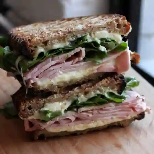 Sánduche de Jamón