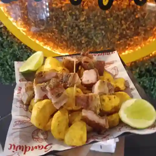 Chicharrón Al Barril Mas Ensalada +papa