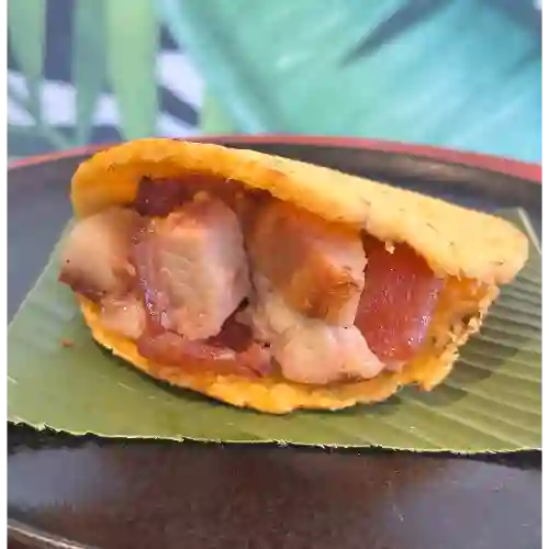 Arepa con Chicharron