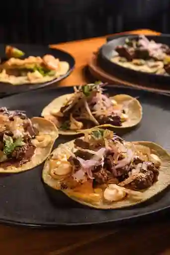 Taquito de Lomo Cheddar