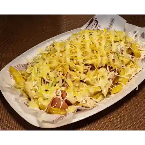 Salchipapa Suiza