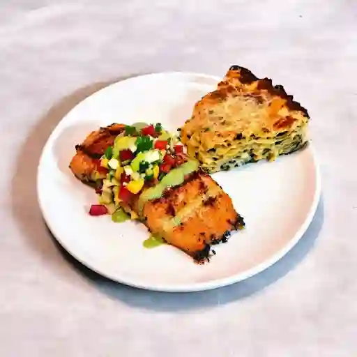 Salmon Rostizado Con Lasagna De Maduro