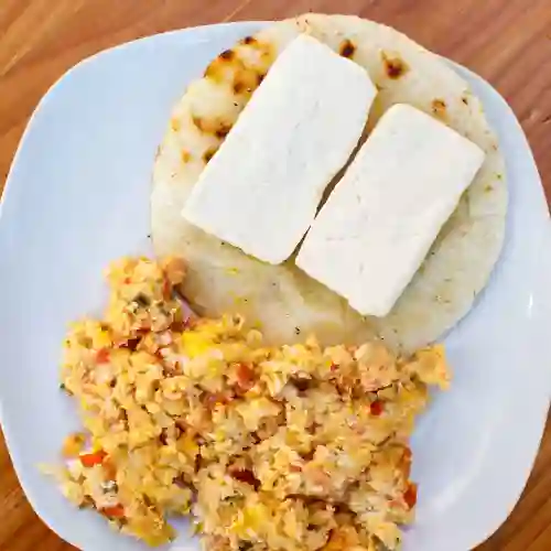 Arepa con Huevos Revueltos