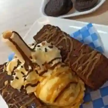 Brownie con Helado