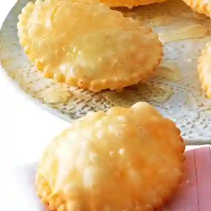 Combo Panzerotti Jamon y Queso Pastel de Pollo
