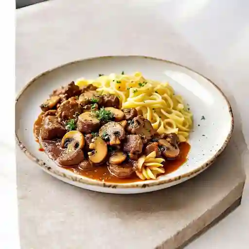 Carne En Salsa Funghi