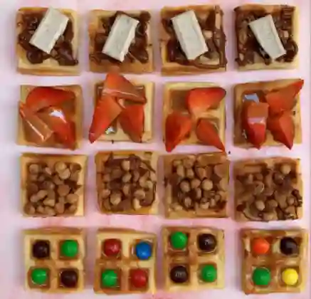 Caja x 16 minis + 2 salsas preferencia