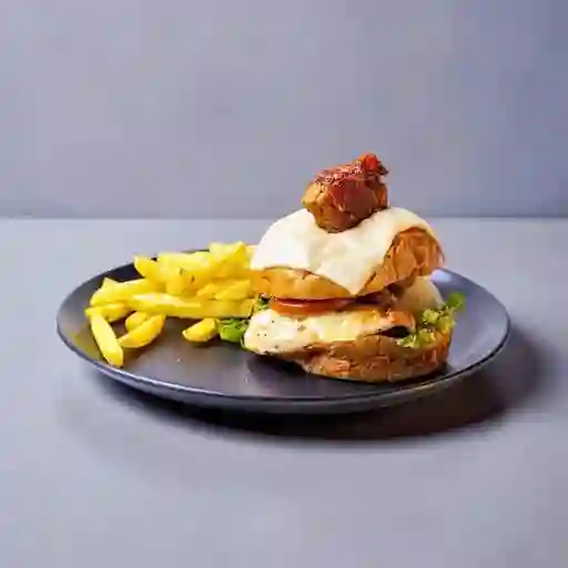 Burger Pechuga y Chicharrón