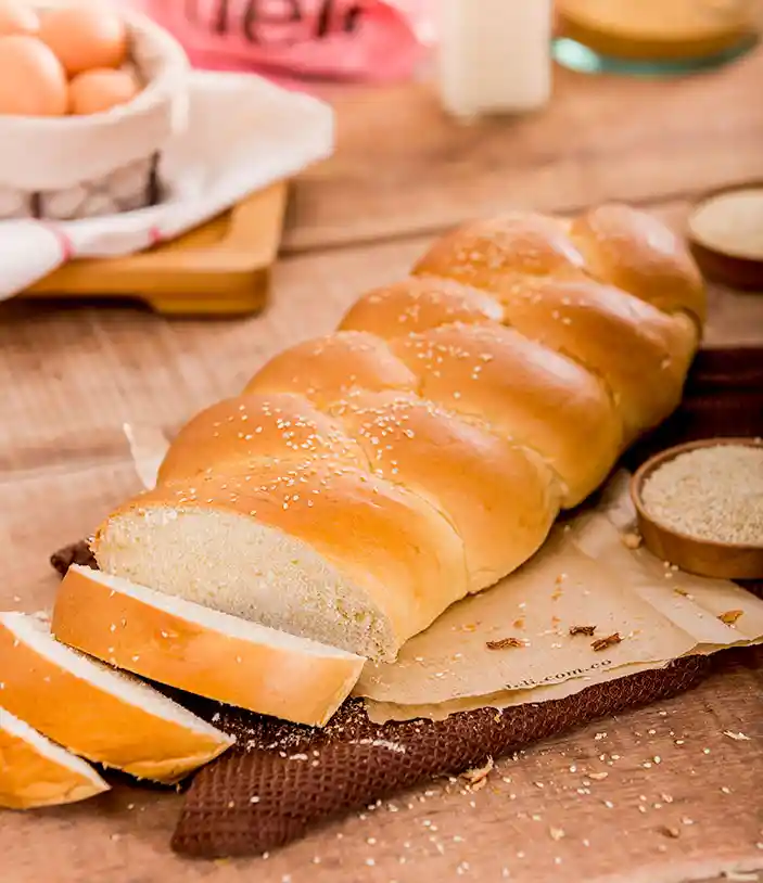Deli Pan Trenza con Ajonjolí Tradición