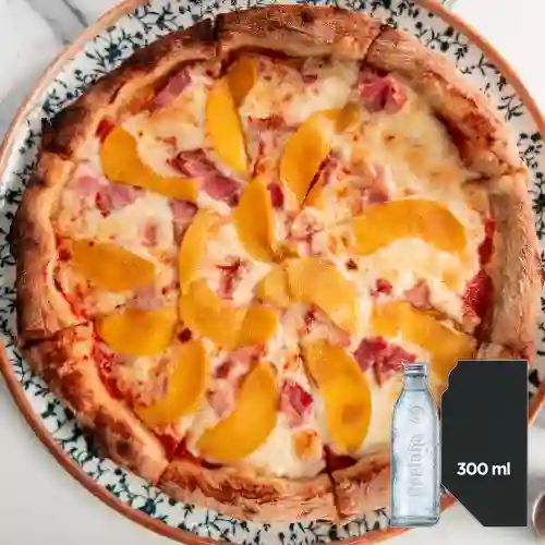 Combo Pizza Tocineta y Duraznos + Bretaña 300 ml