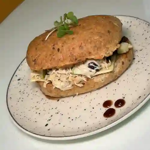 Sándwich de Pollo con Manzana
