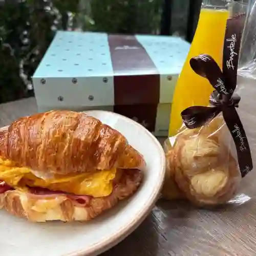 Combo Croissant Huevo+jamon+queso Padre