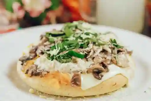 Focaccia de Pollo con Champiñones