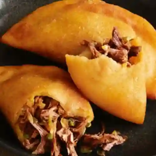 Empanada de Carne Desmechada